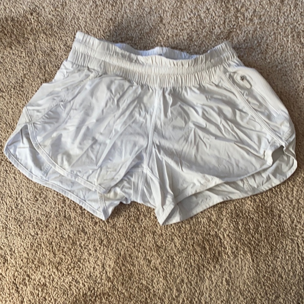 Lululemon Shorts 2.5” Mid Rise